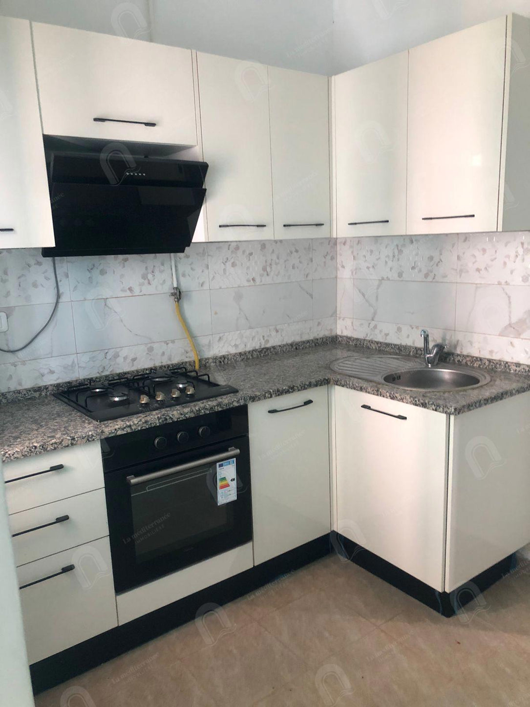 à louer un appartement s+1 à cité ennasr