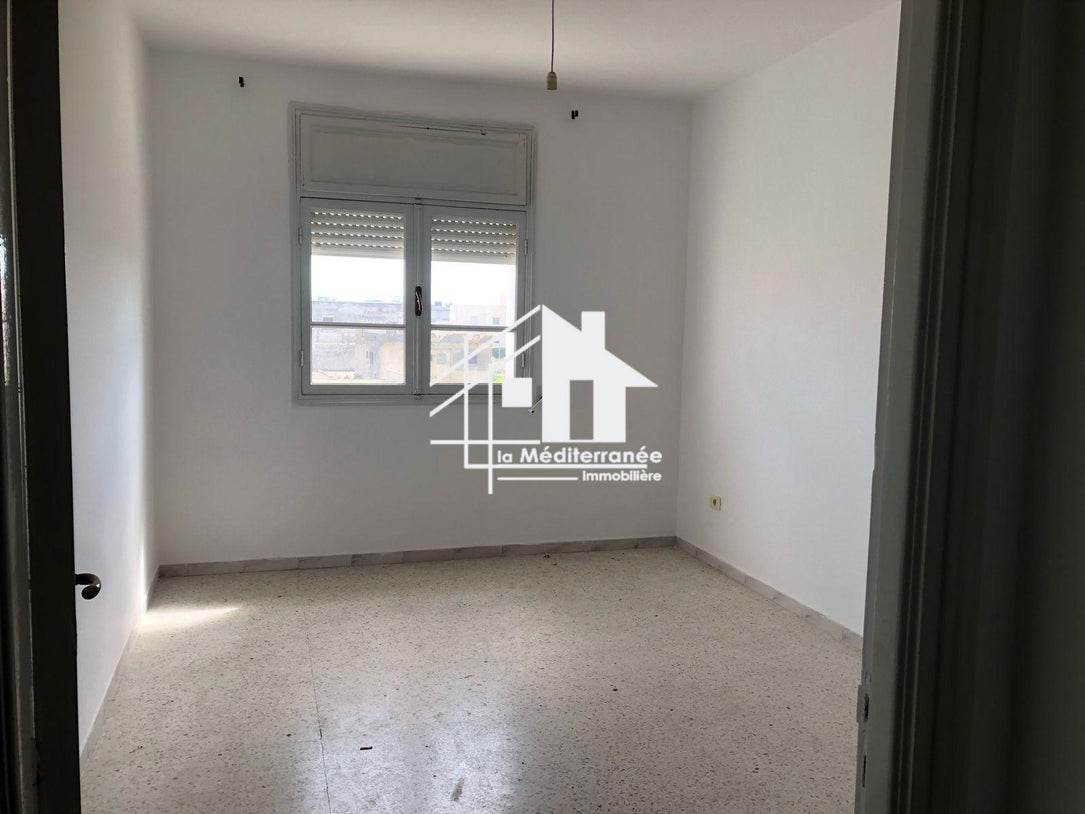 A vendre appartement S+3 à Ain Zaghouan Sud