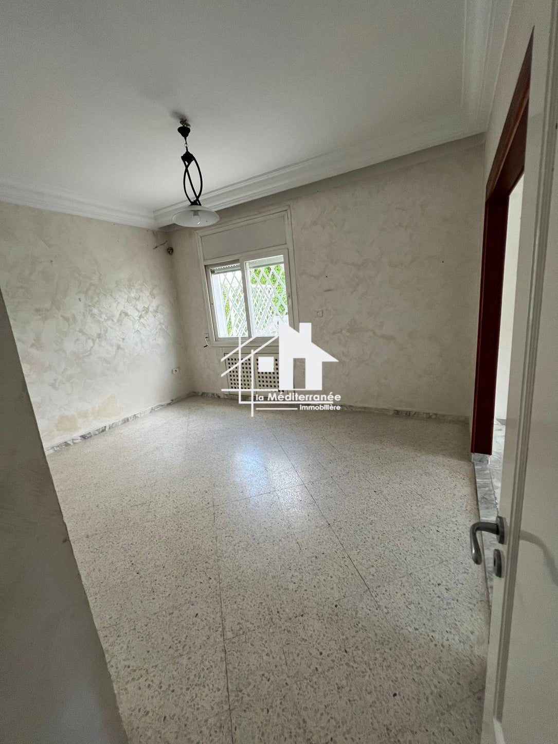 Location étage de villa s3 hst au Bardo