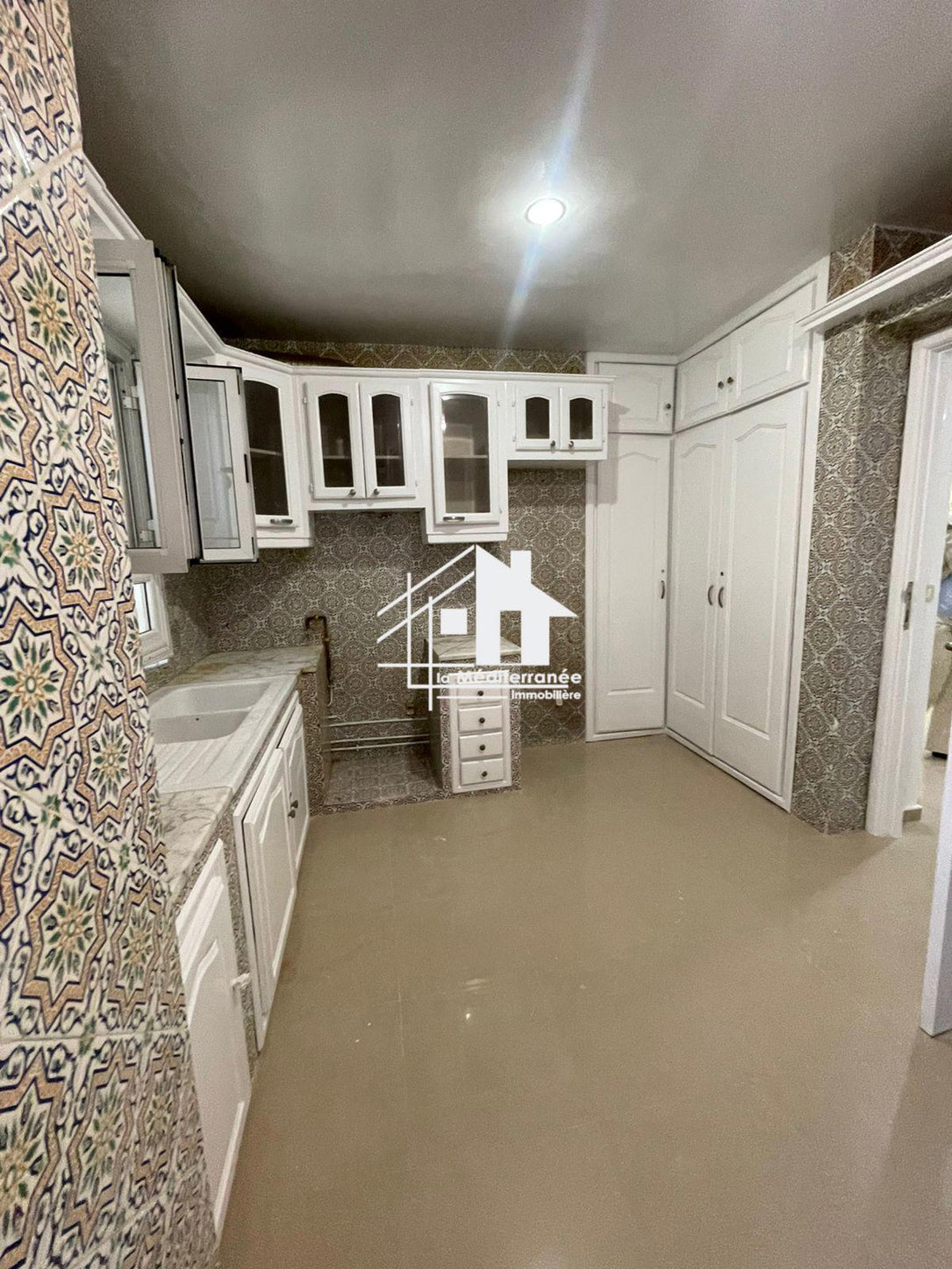 A louer un appartement s+3 à Manzeh 9B