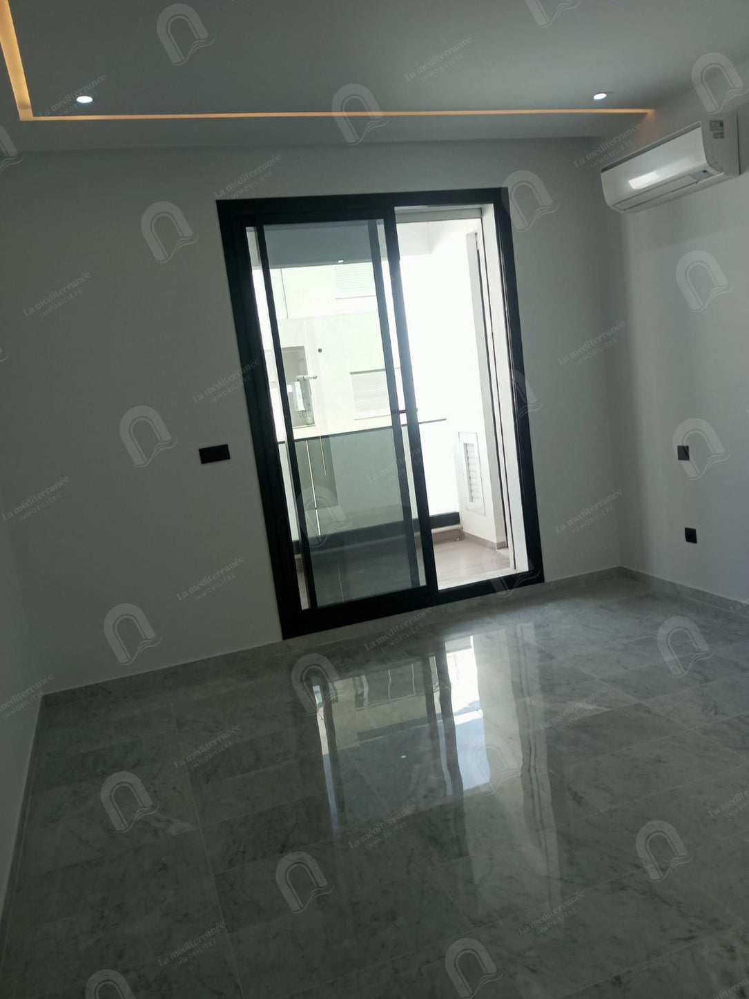 A vendre S+3 à la nouvelle soukra  direct promoteur