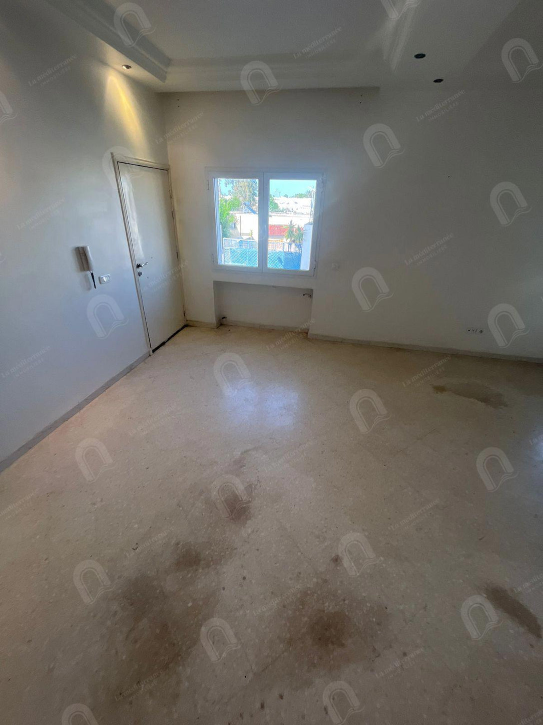 A louer étage de villa s+3 20 mars le bardo
