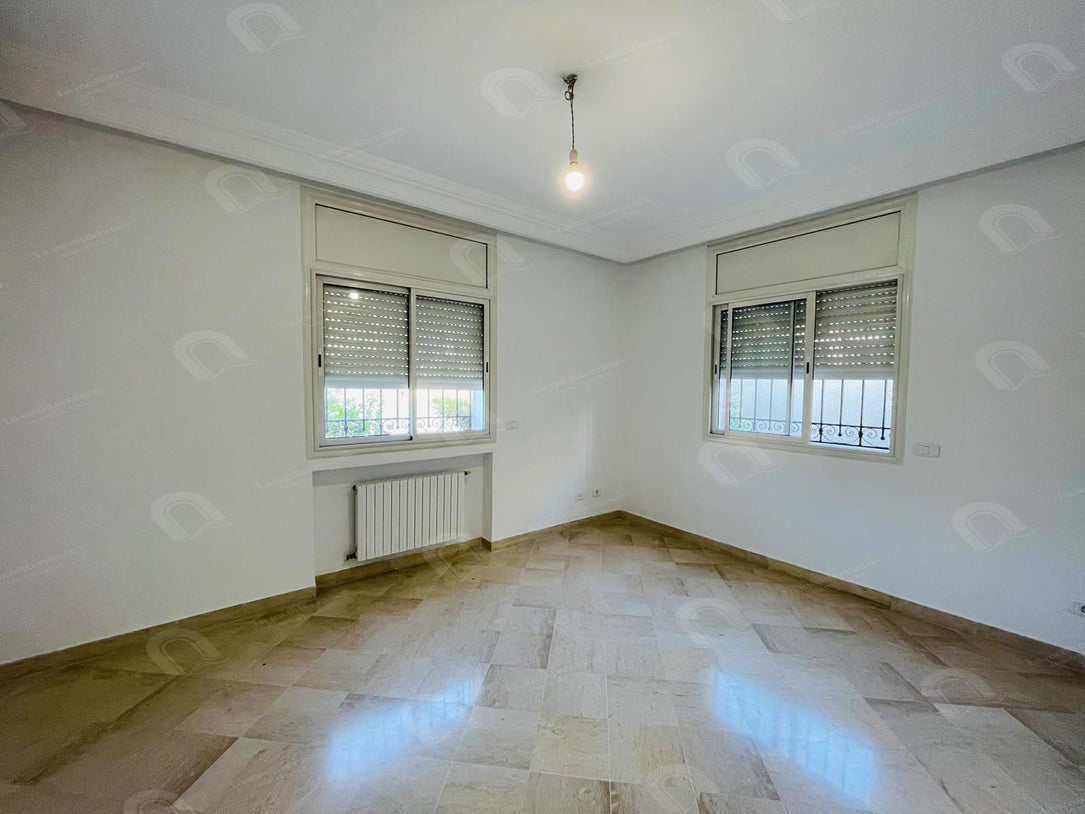 À louer Etage de villa au rdc à Jardin de l'Aouina