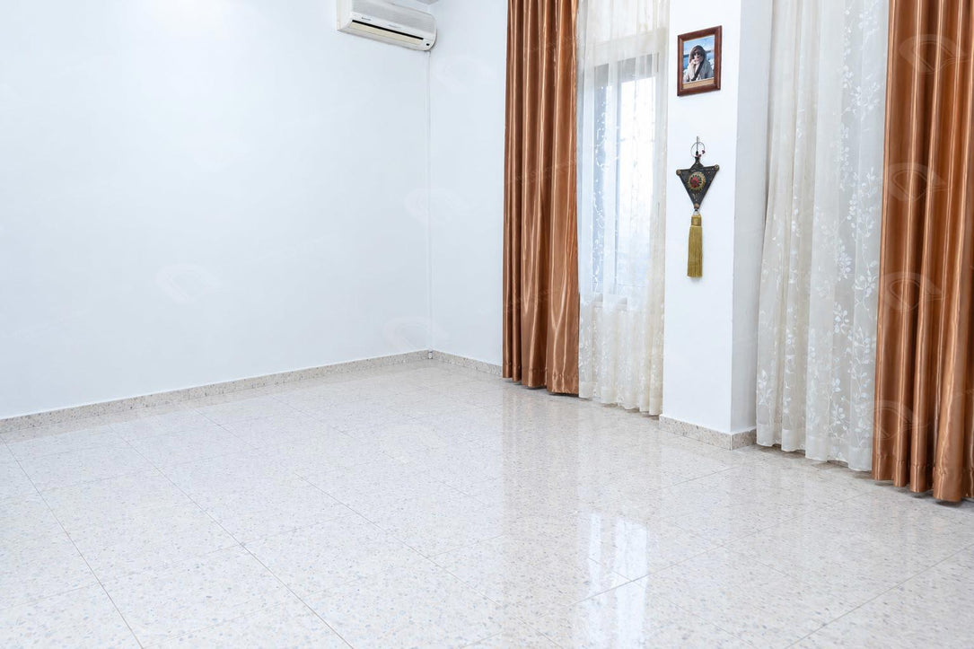 A vendre une villa de style triplex à denden