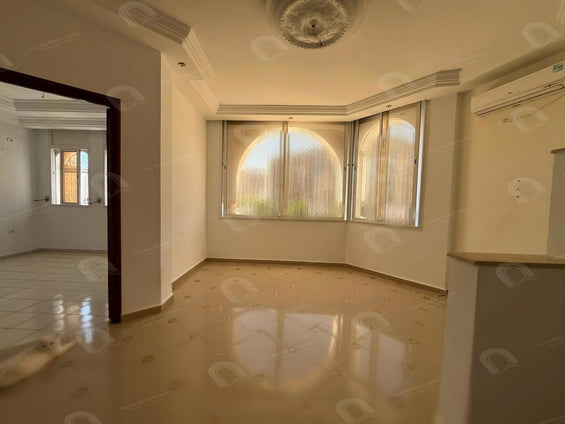 A louer étage de villa s+2 à Jardin de Carthage