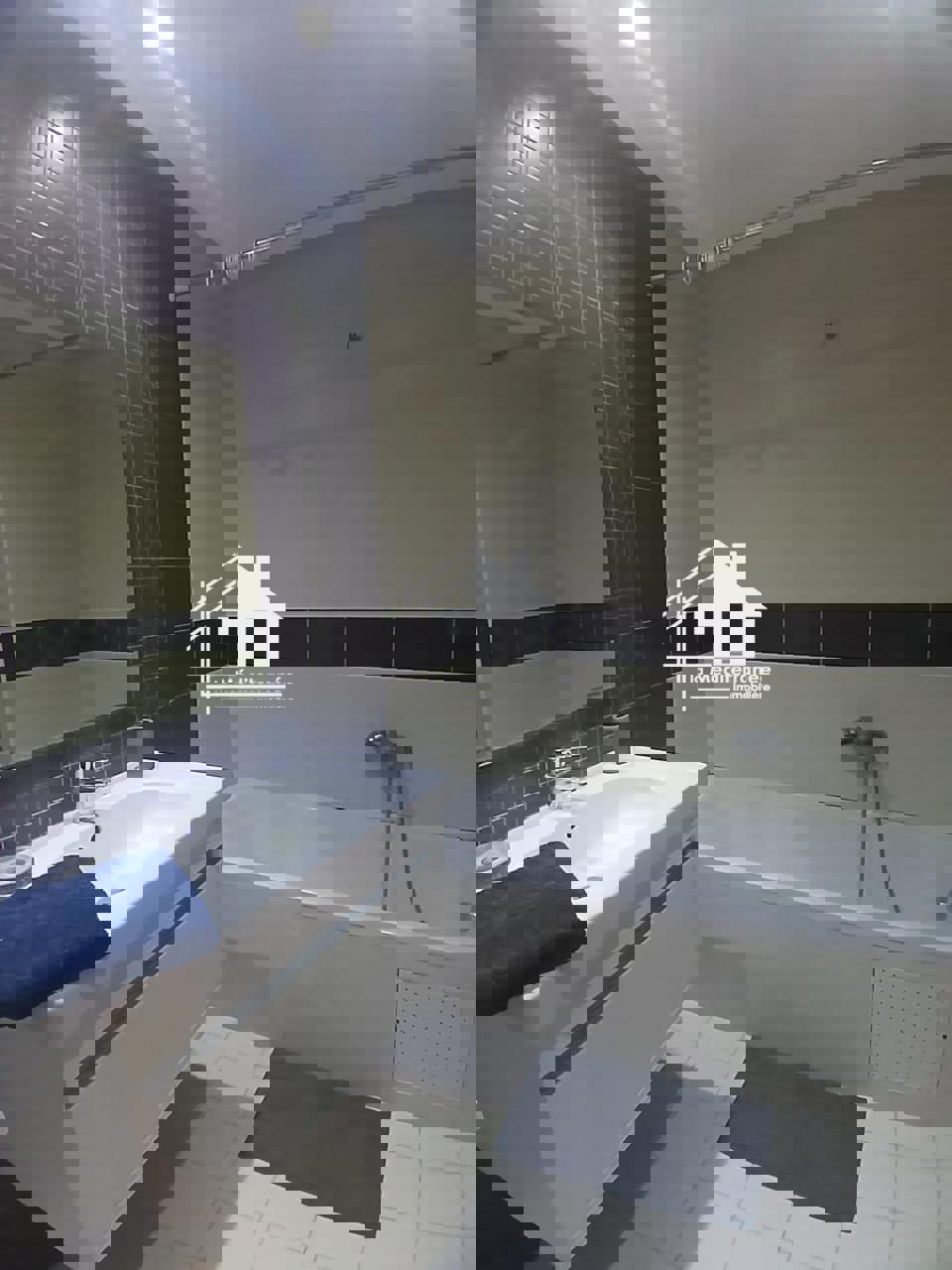 A louer s+3 meublé à Marsa plage