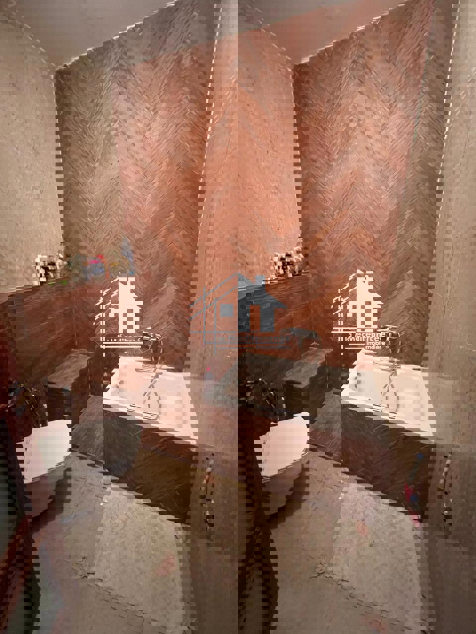 A louer étage de villa S+2 semi meublé au Bardo