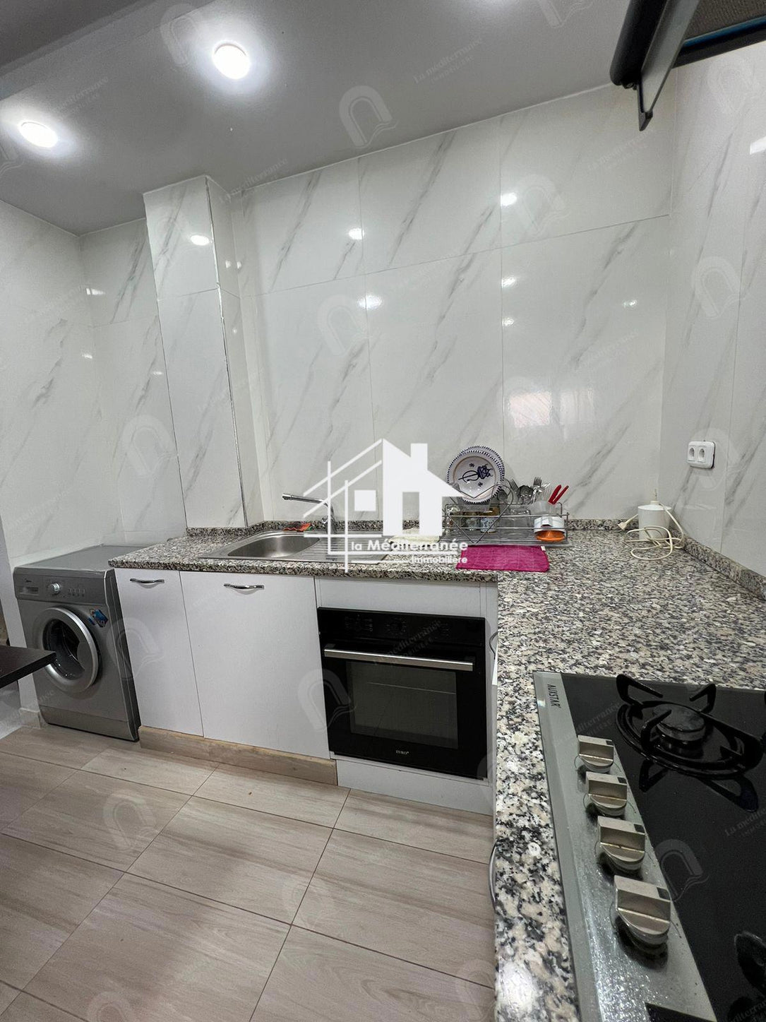 A vendre appartement S+3 hst au bardo