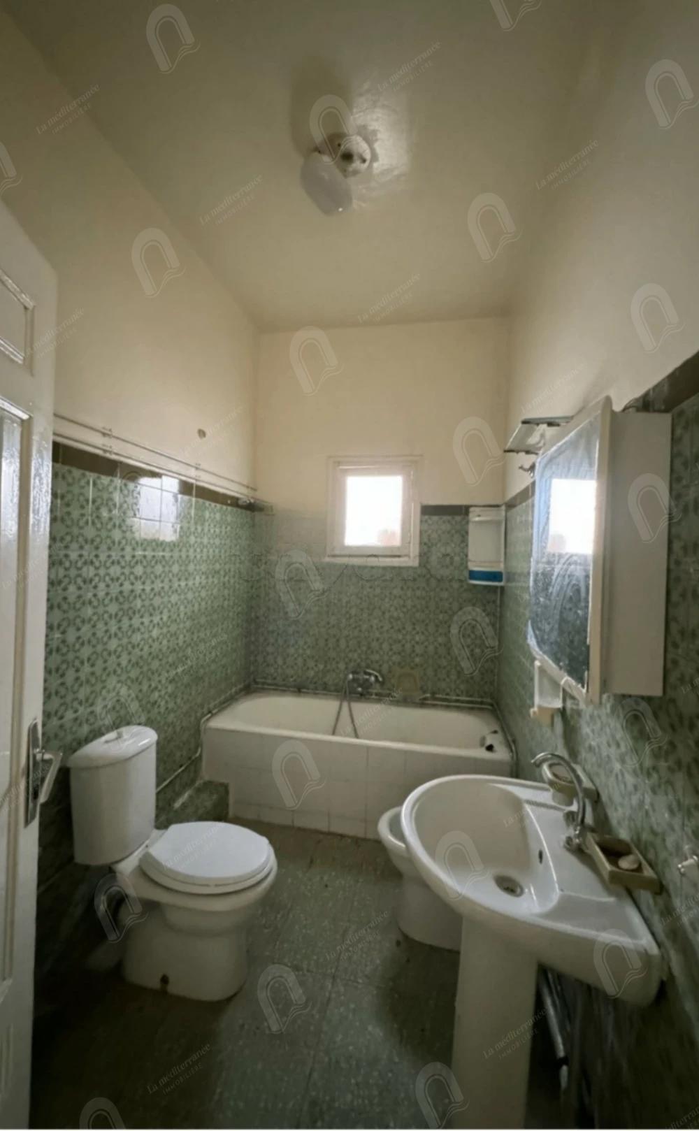 A louer étage de villa S+2 au bardo