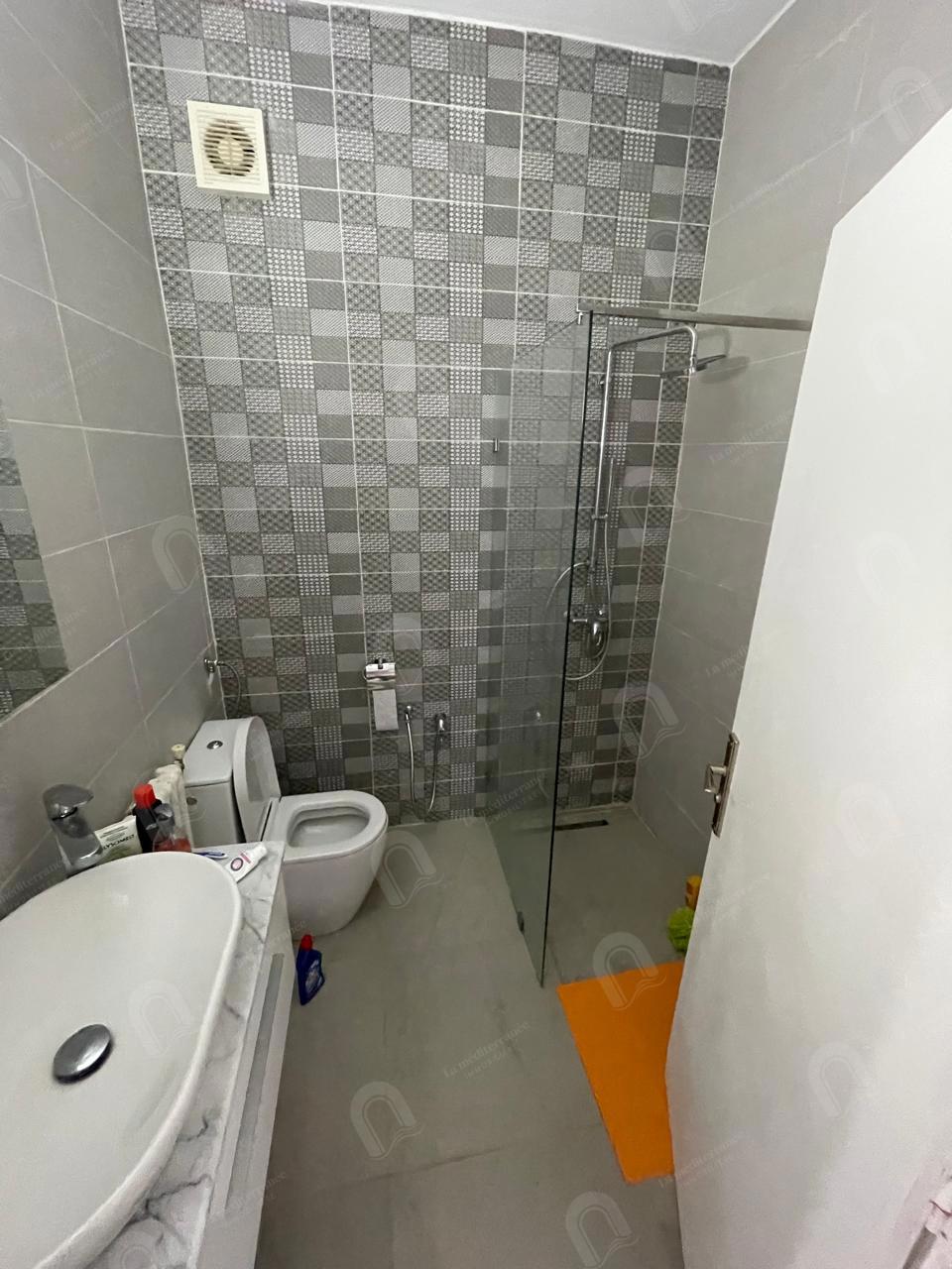 A louer étage de villa S+4 à cité rommana