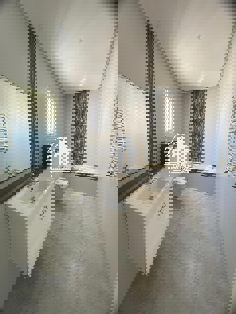 A louer villa S5 à la soukra
