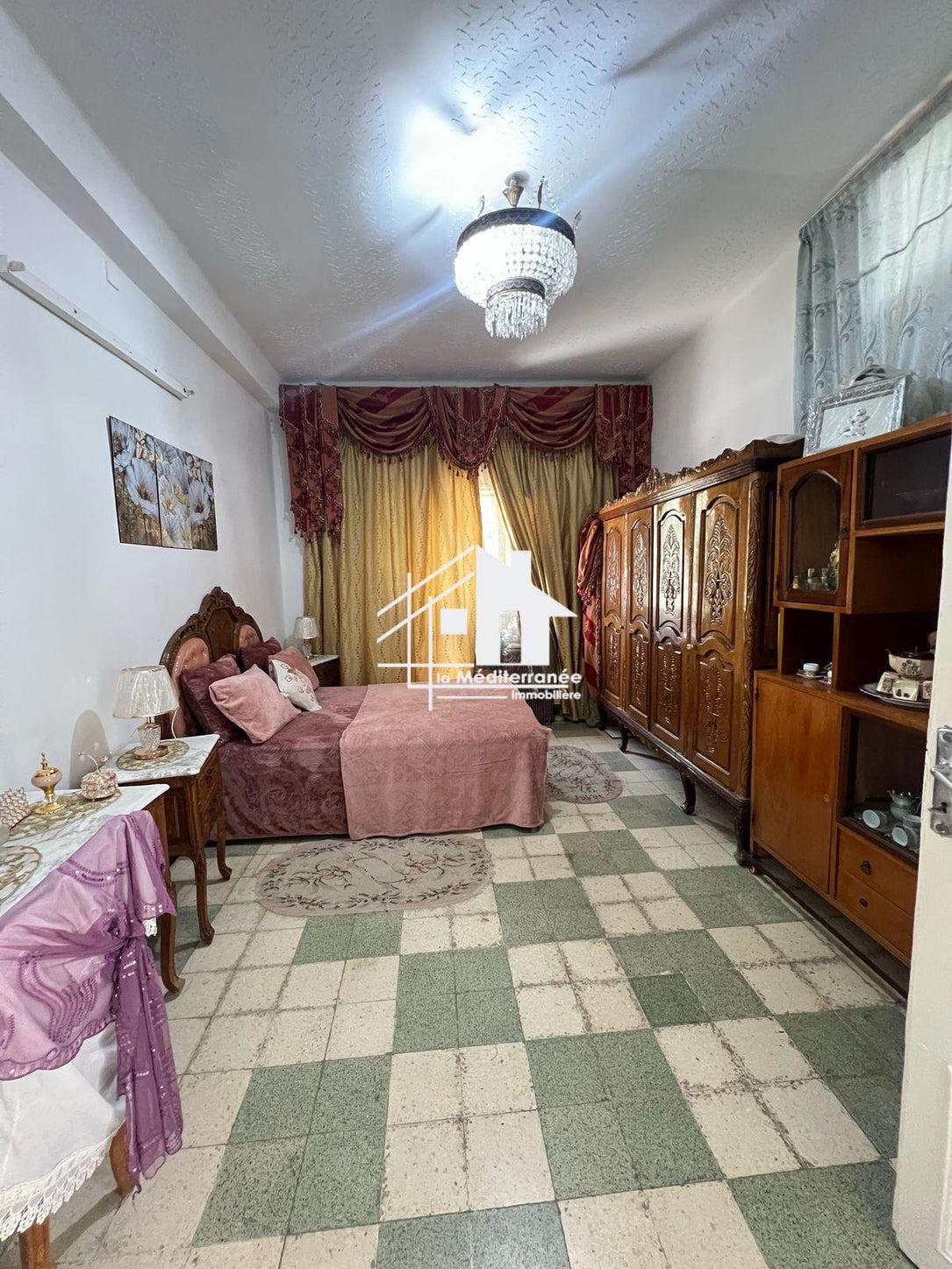 À vendre villa avec deux appartements,studio et jardin à saint clément bardo