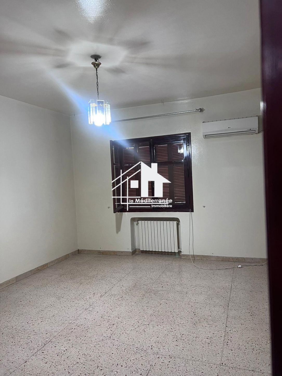 A louer étage de villa 2S+4 AU BARDO