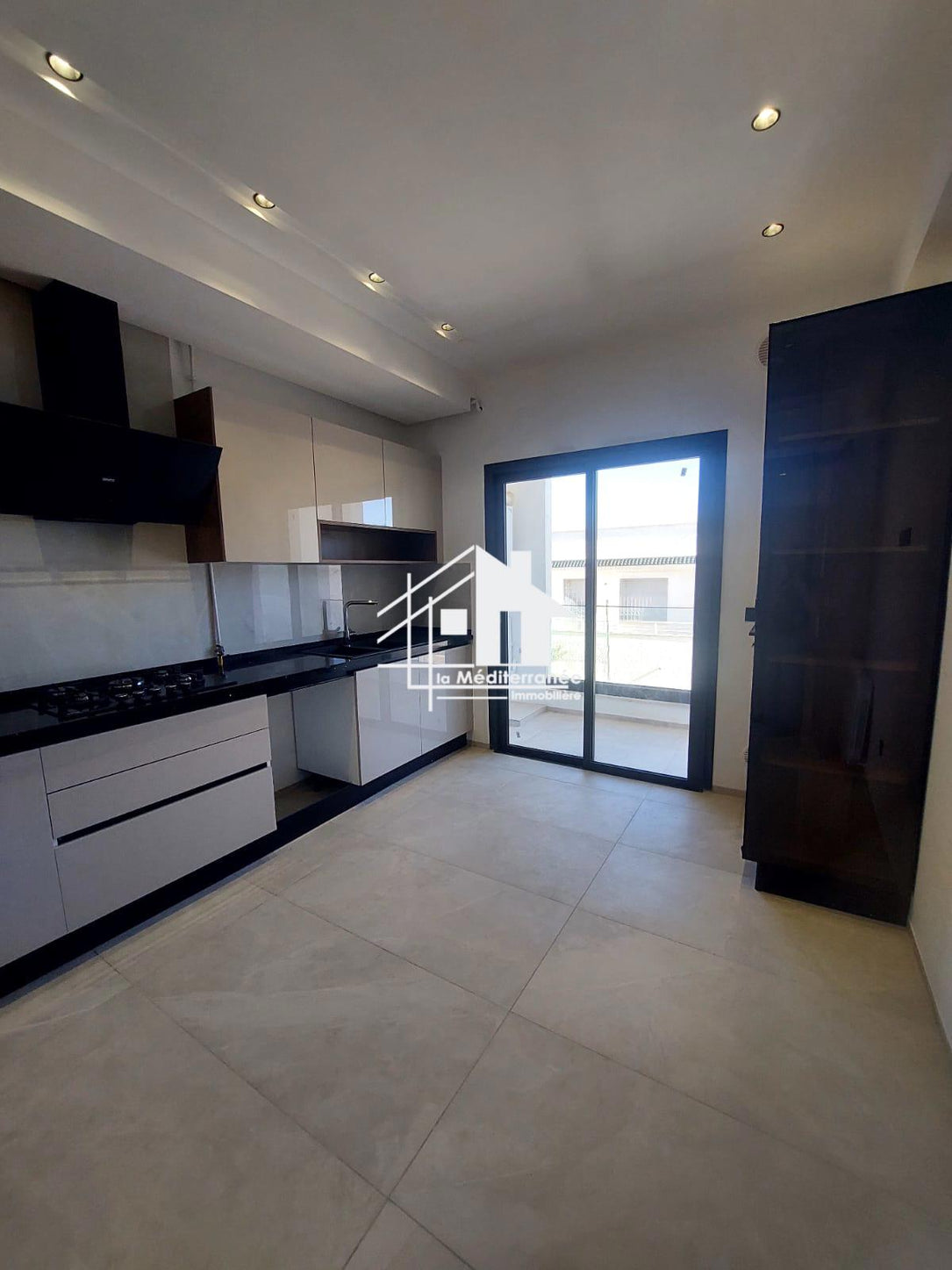 A vendre S2 avec jardin à la Soukra