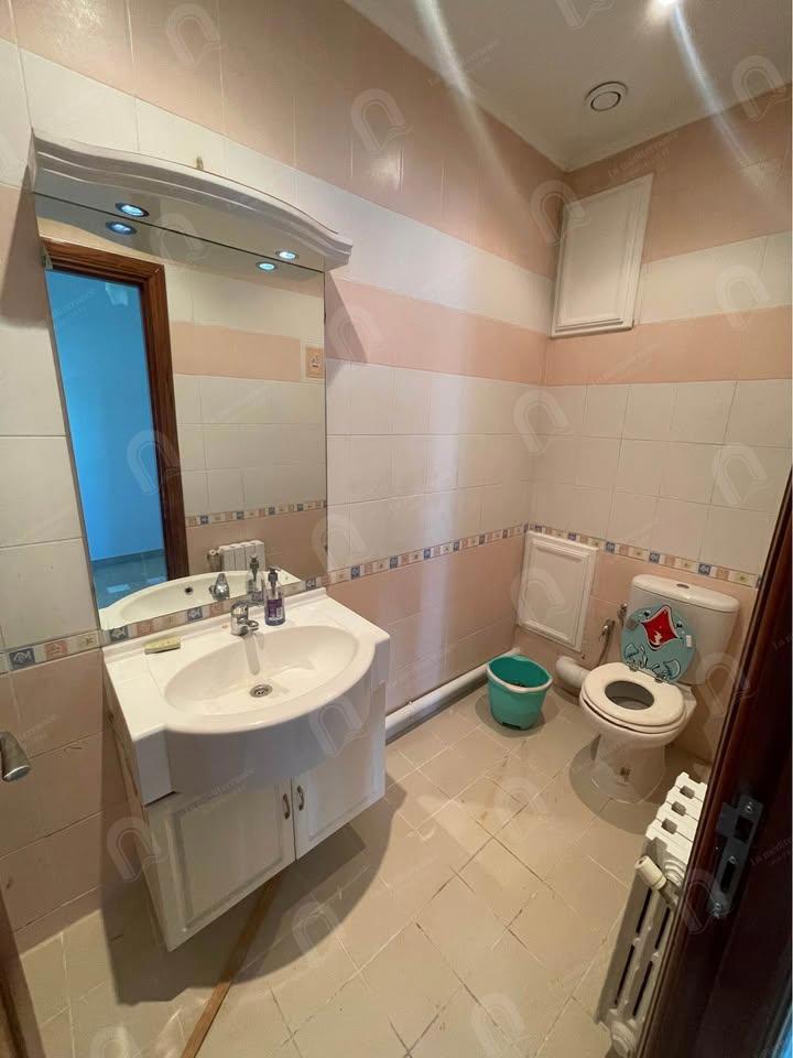 à louer un appartement s+2 à cité ennasr 1