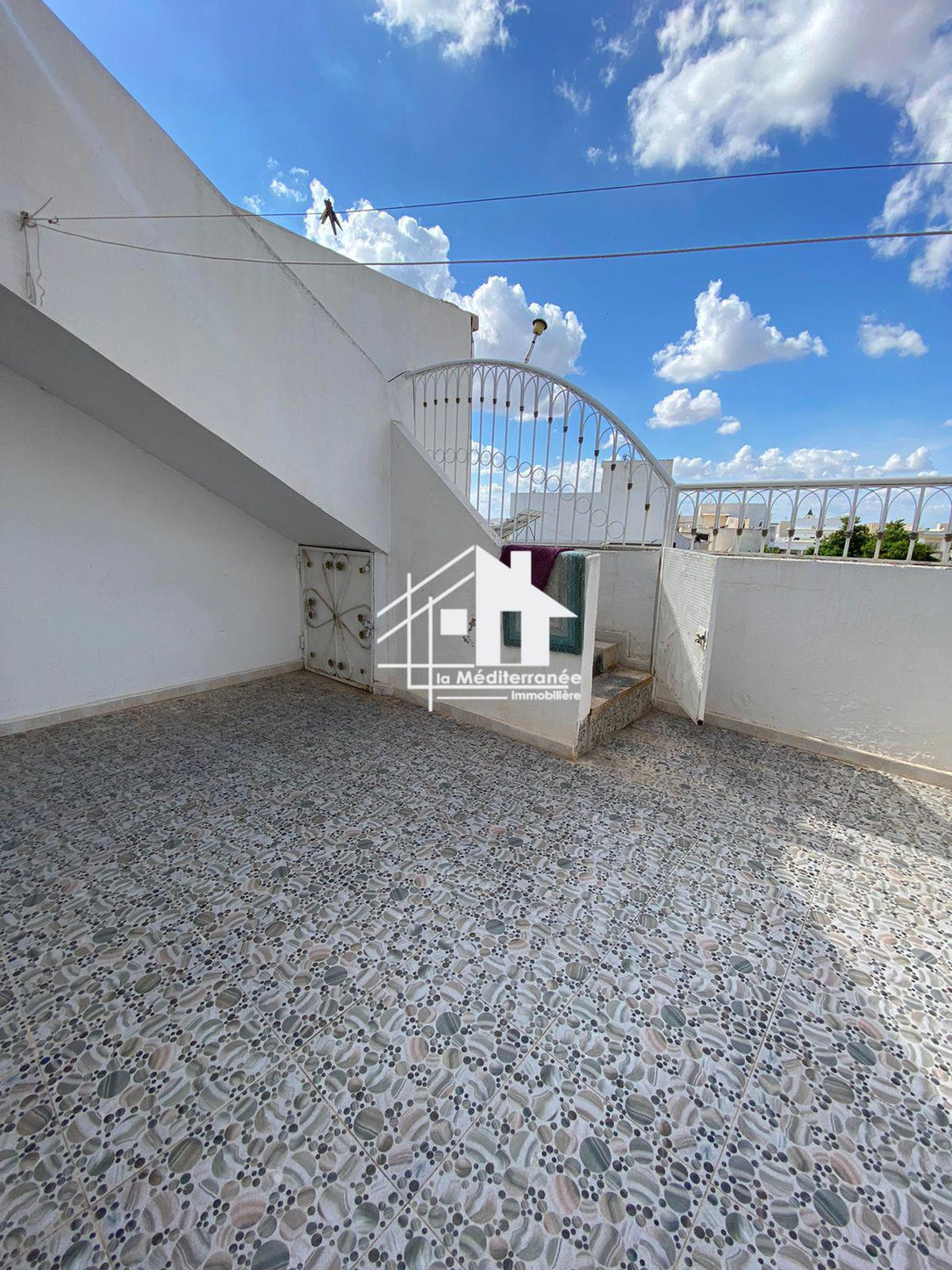 A louer étage de villa S+3 au bardo