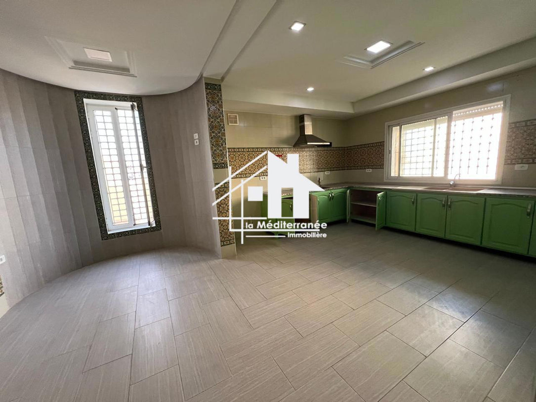 A louer étage de villa S+2 à manouba Cité les orange