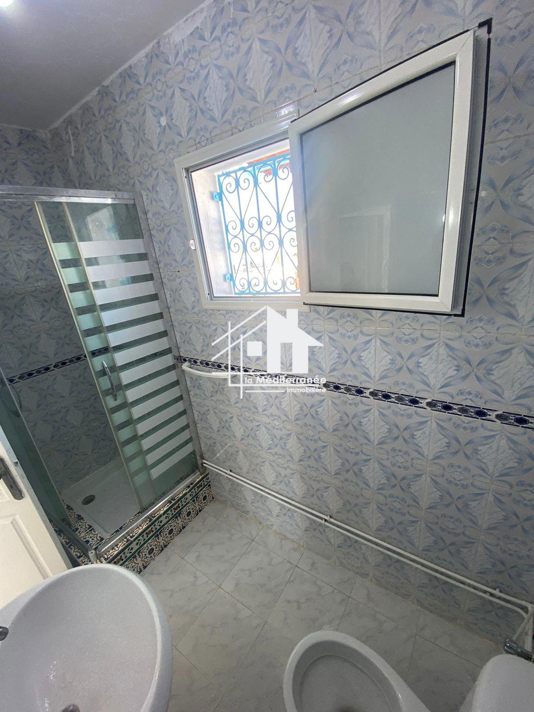 A louer étage de villa S+1 à ksar said pour filles