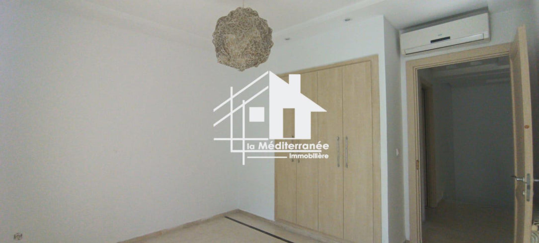 A louer Duplex a la Soukra