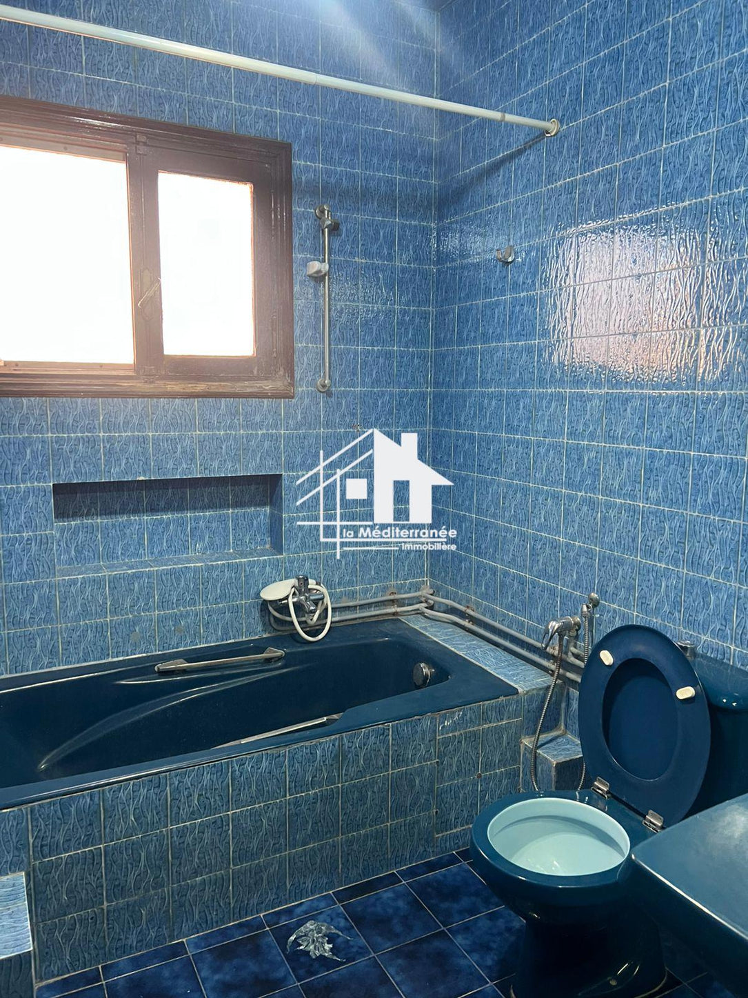 A louer étage de villa 2S+4 AU BARDO