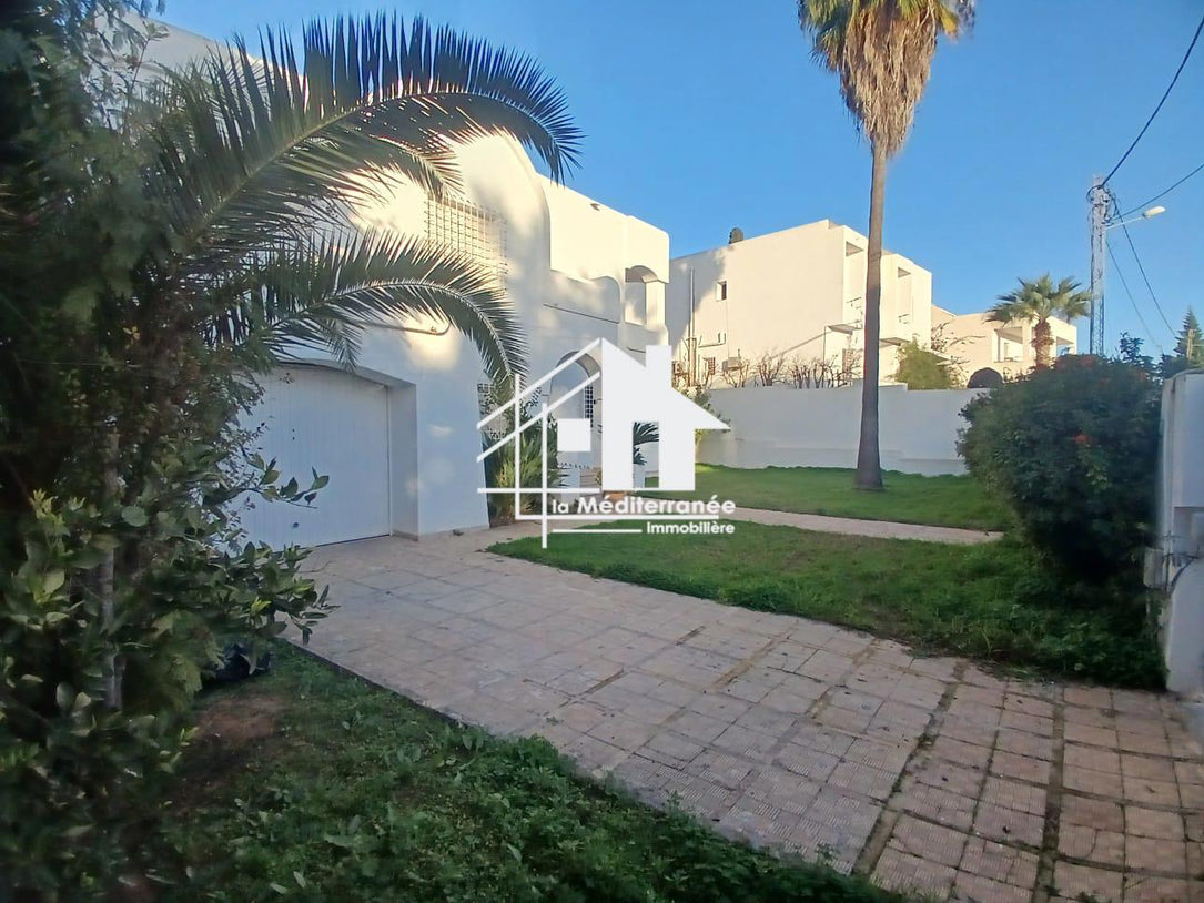 A louer villa s+4 à gammarth