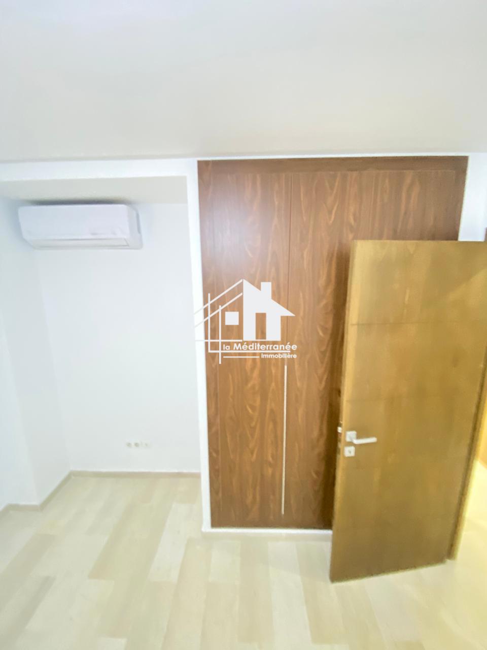 A vendre appartement S+3 HST à Manouba