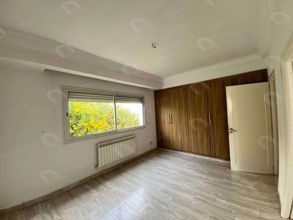 Villa a louer à Ain zaghouan nord s+4 3000