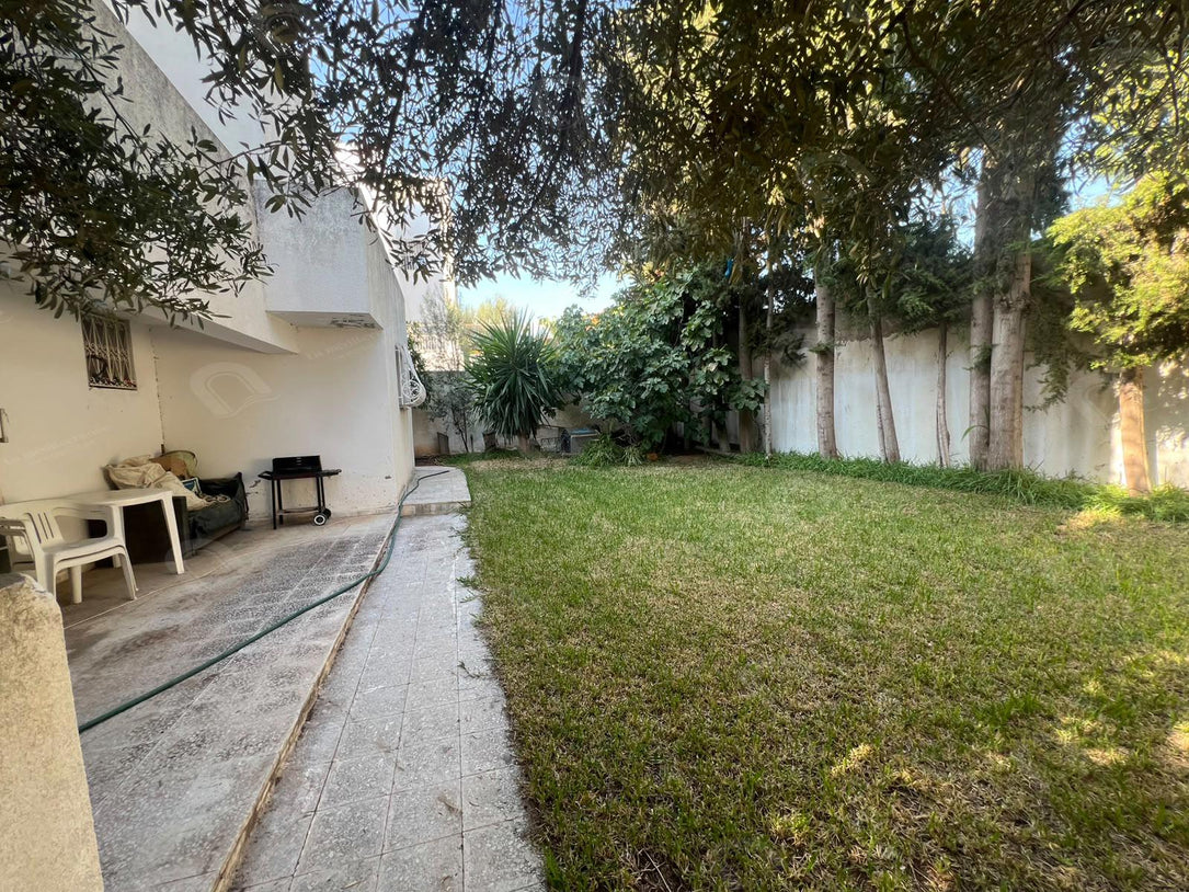 A vendre villa à menzah 8