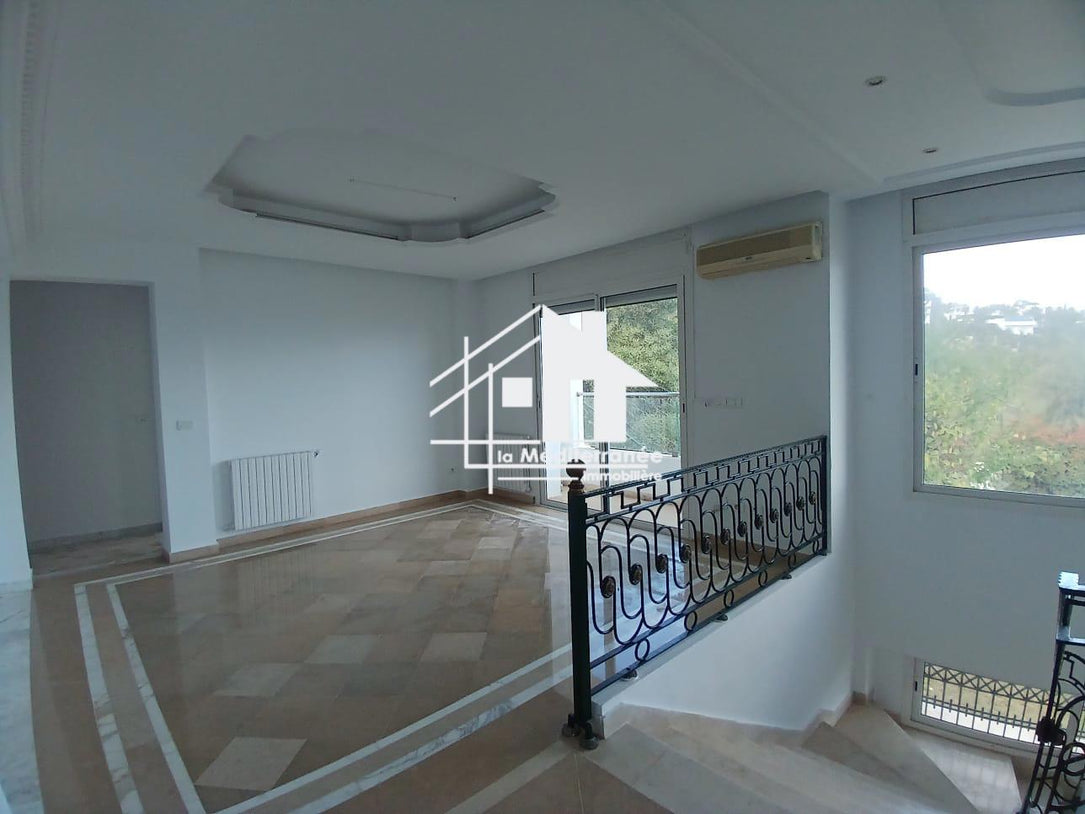 A louer Villa S+5 à la Marsa
