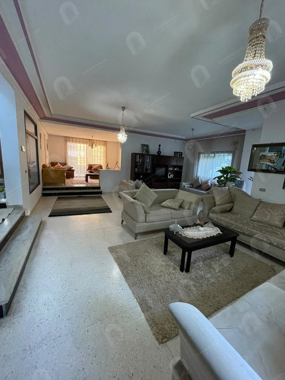 A vendre une villa S+6 à Boumhel