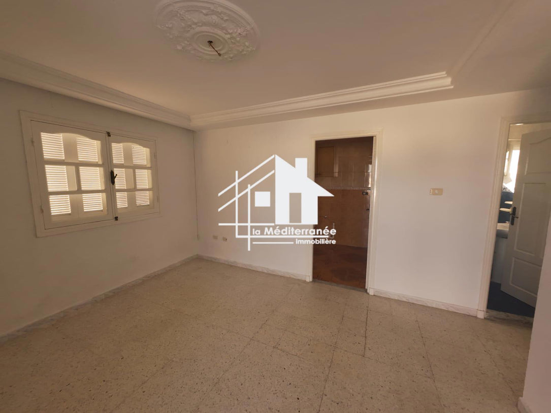 A louer étage de villa S+2 à khaznadar