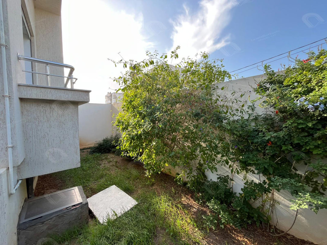 À louer S2  vide ou meublé avec jardin au RDC  route du Relais