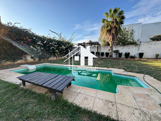 un duplex S+4 avec piscine à la Marsa