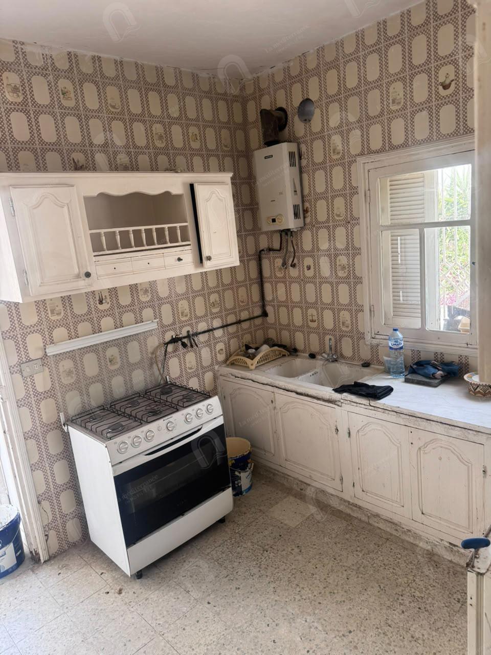 A vendre une villa d'angle sur deux niveau