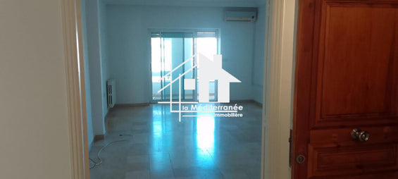 A vendre appartement s+3 à cité les pins