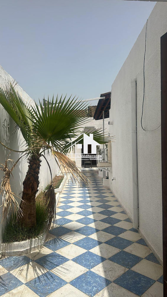 À louer villa s2 meublée, coutre durée au centre-ville, tunis