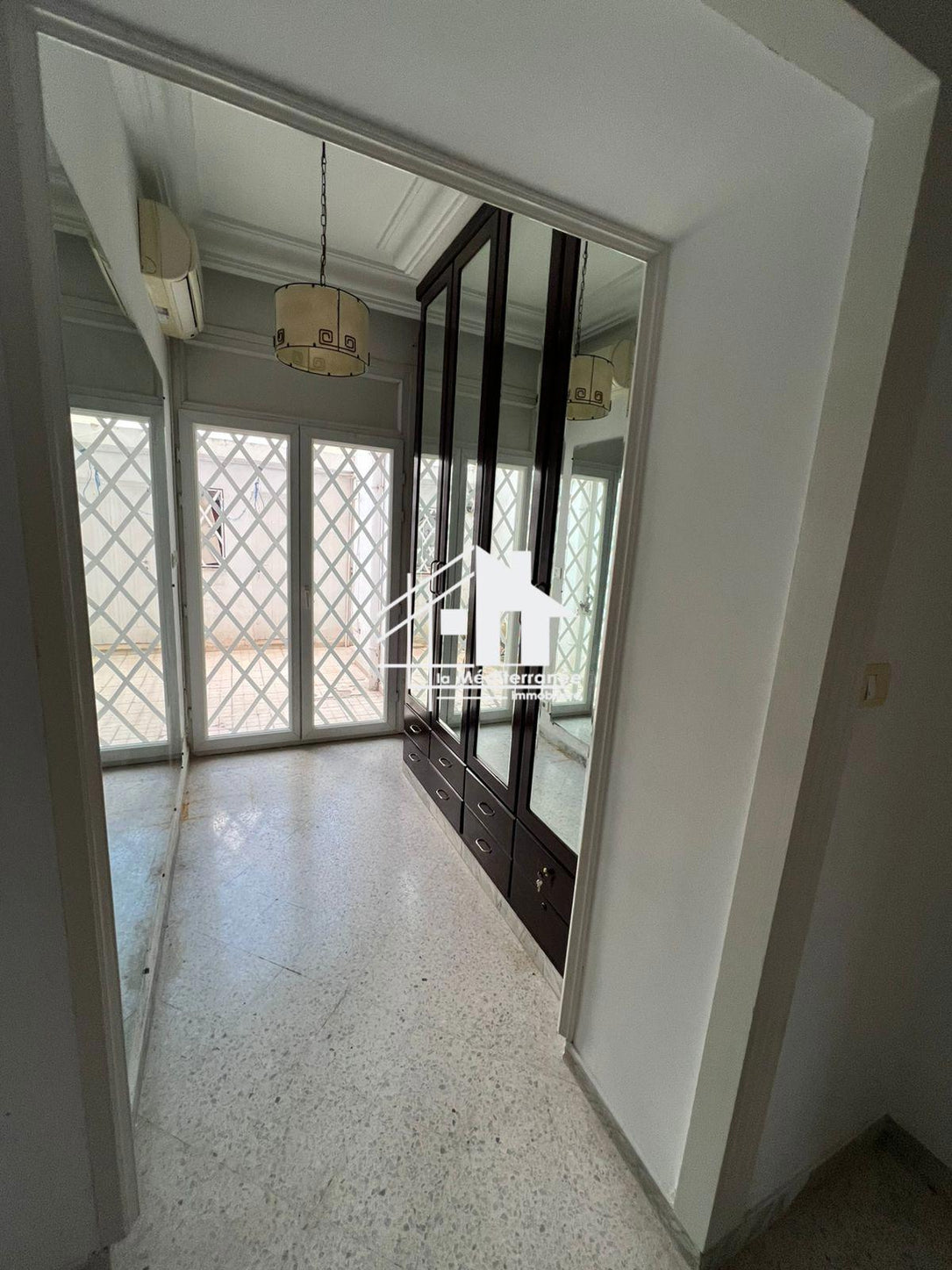 Location étage de villa s3 hst au Bardo