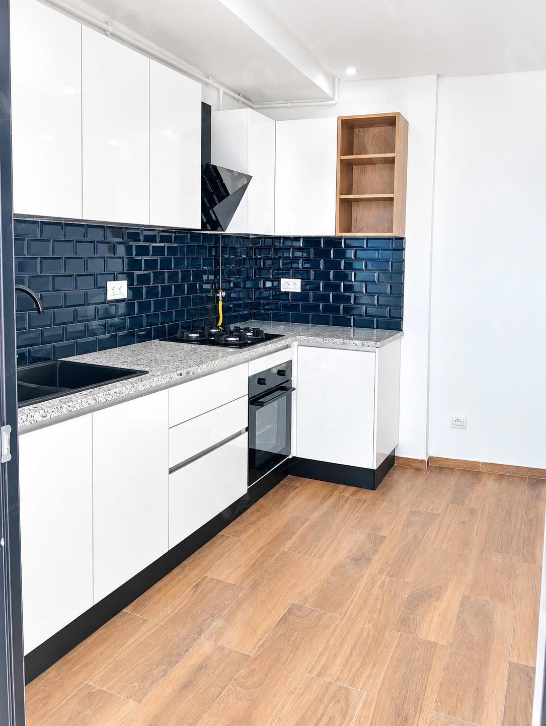 A vendre un appartement S+2 hst situé au Rdc à manouba
