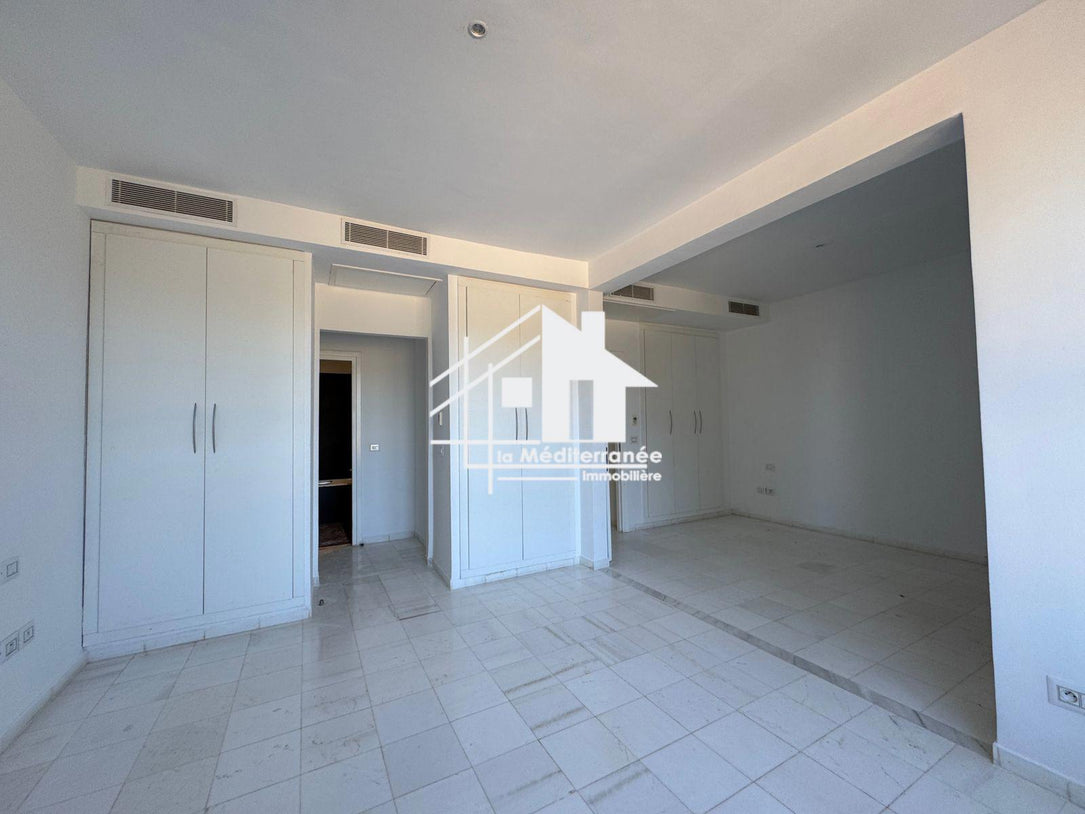 Triplex S+3 à Gammarth Village