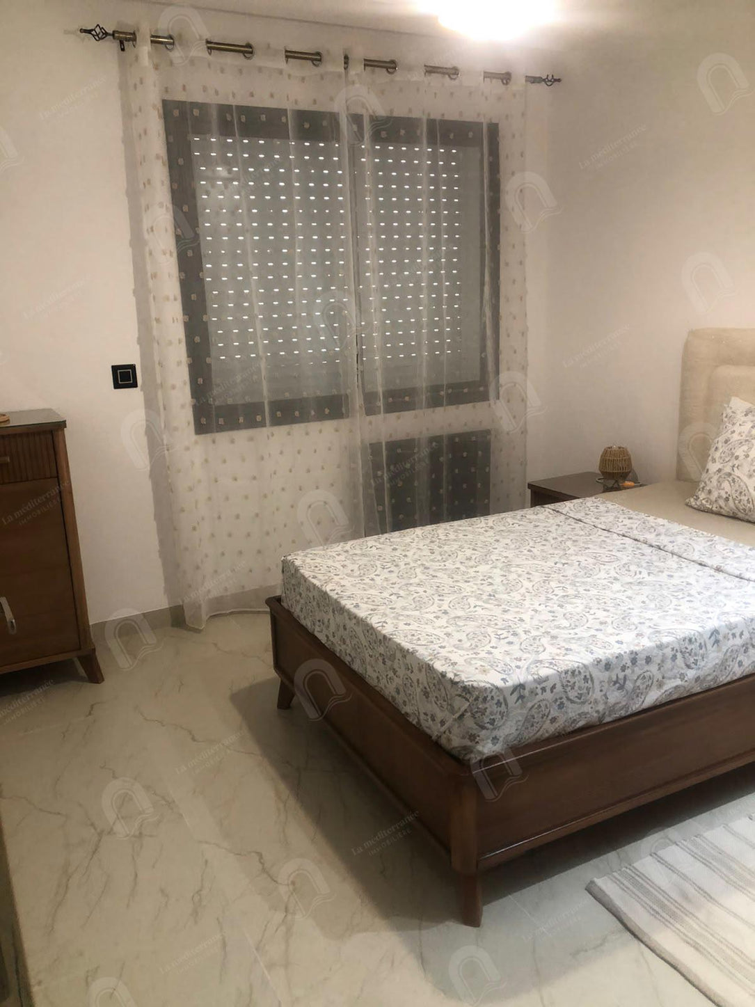 A louer un appartement s+3  meublé à Manzah 9C