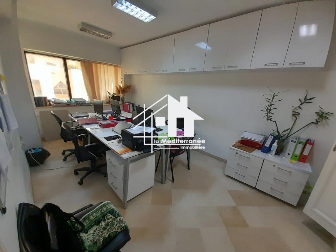 A louer un bureau H+1 a Monplaisir