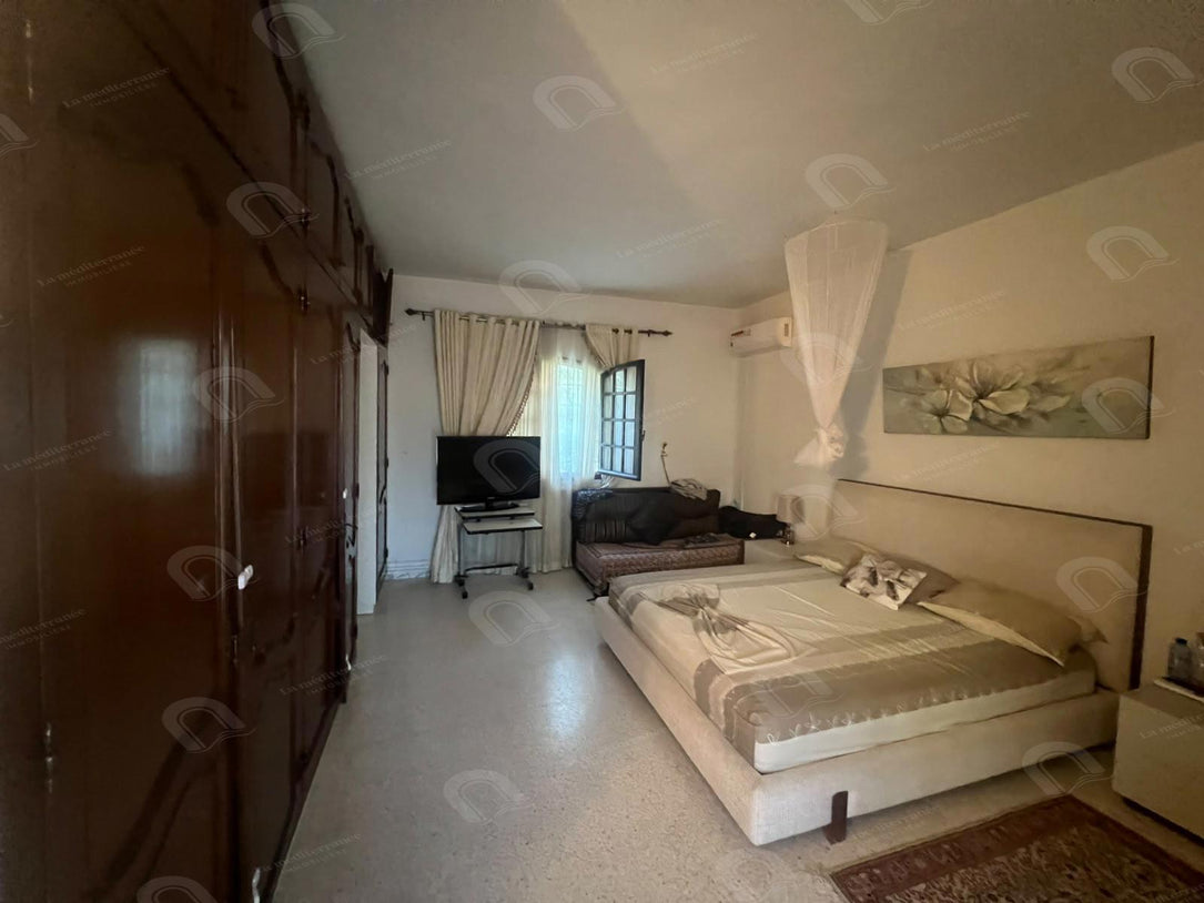 Villa a louer avec piscine à la soukra