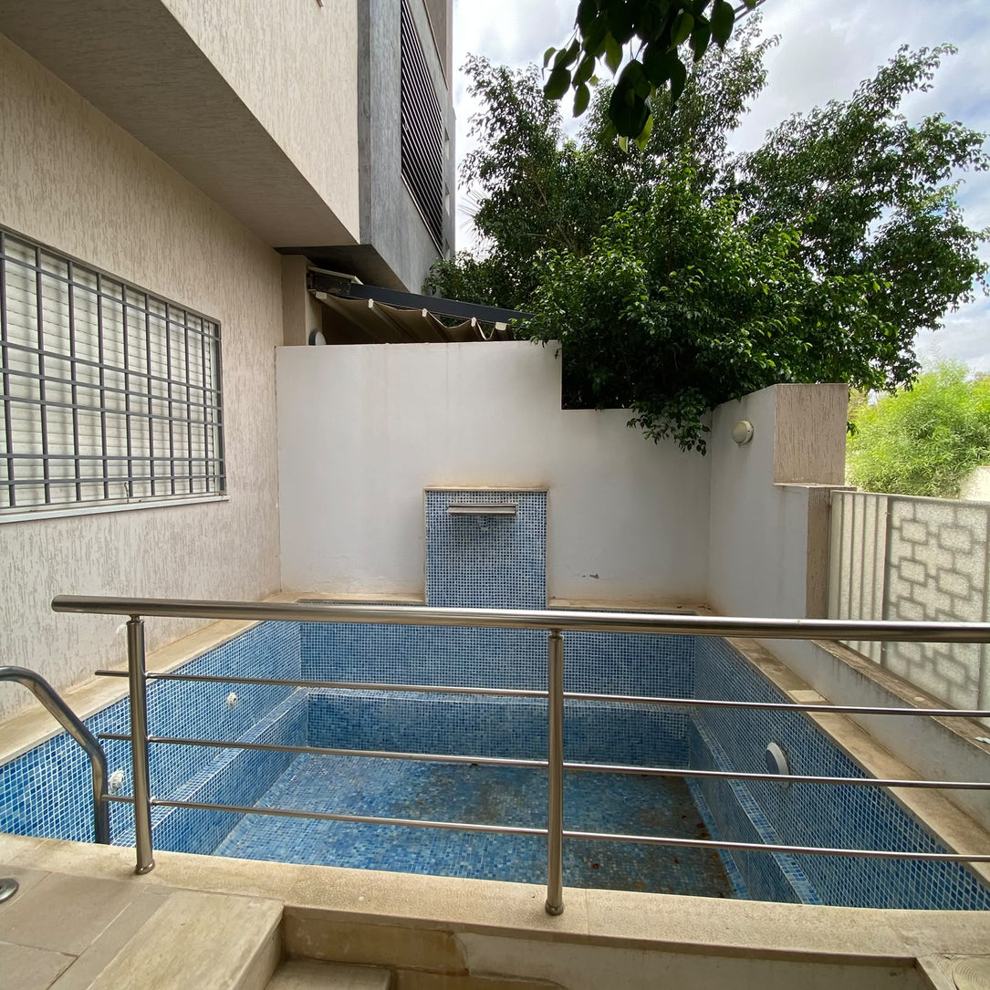 Duplex avec piscine s+3 chotrana 1 3000 DT