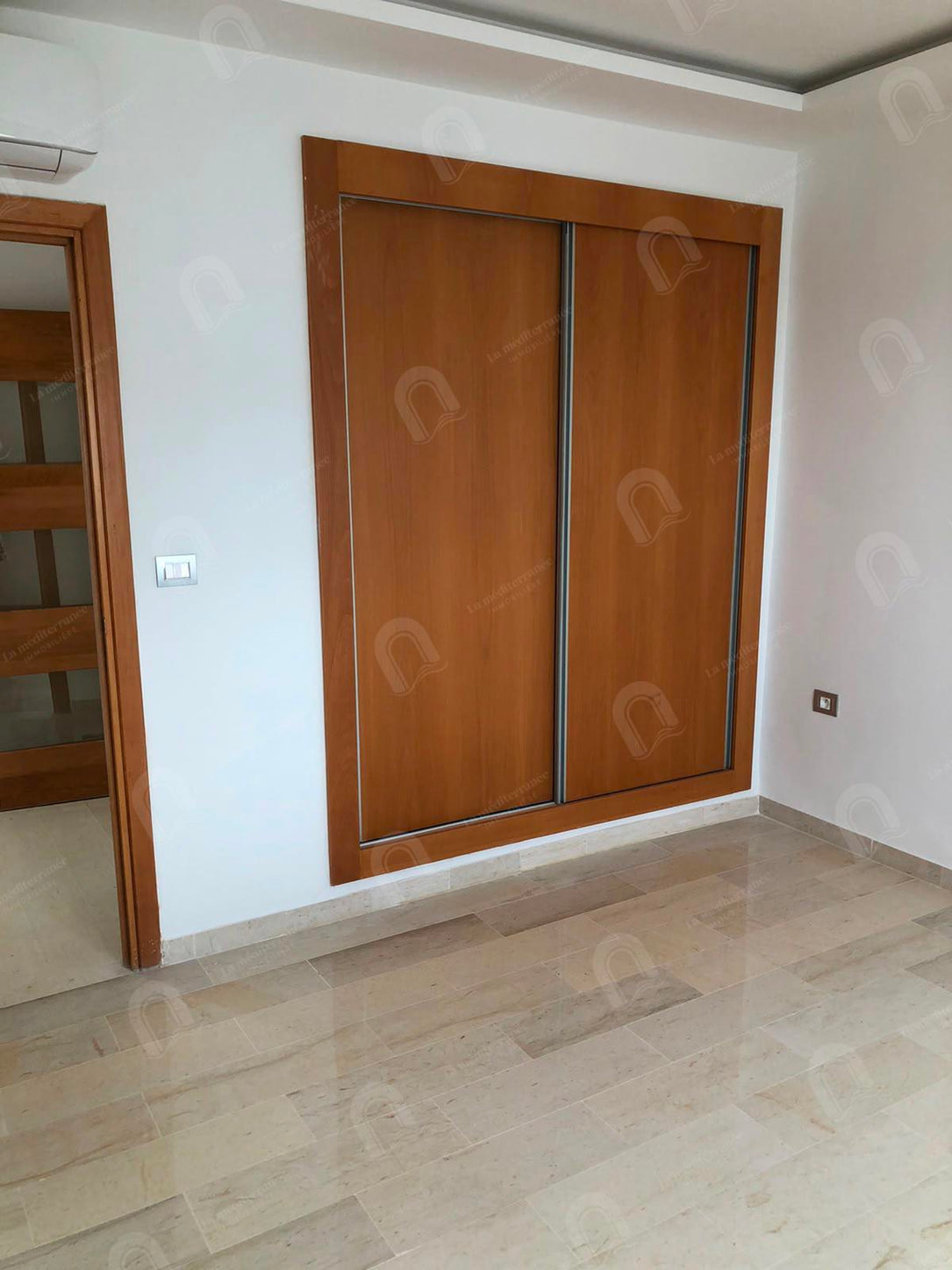 A vendre  un appartement s+3 à  menzah 9c