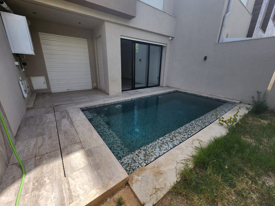 Villas d'exception avec piscine de trois niveaux en compound privé