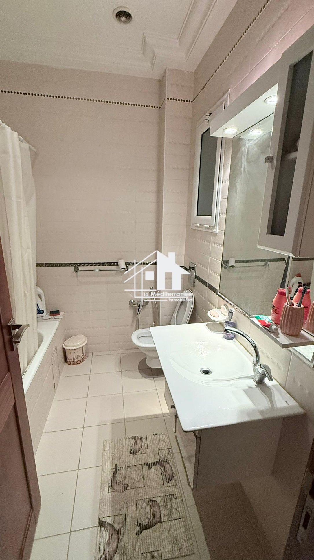 Un appartement S+3 meublé au Lac 2