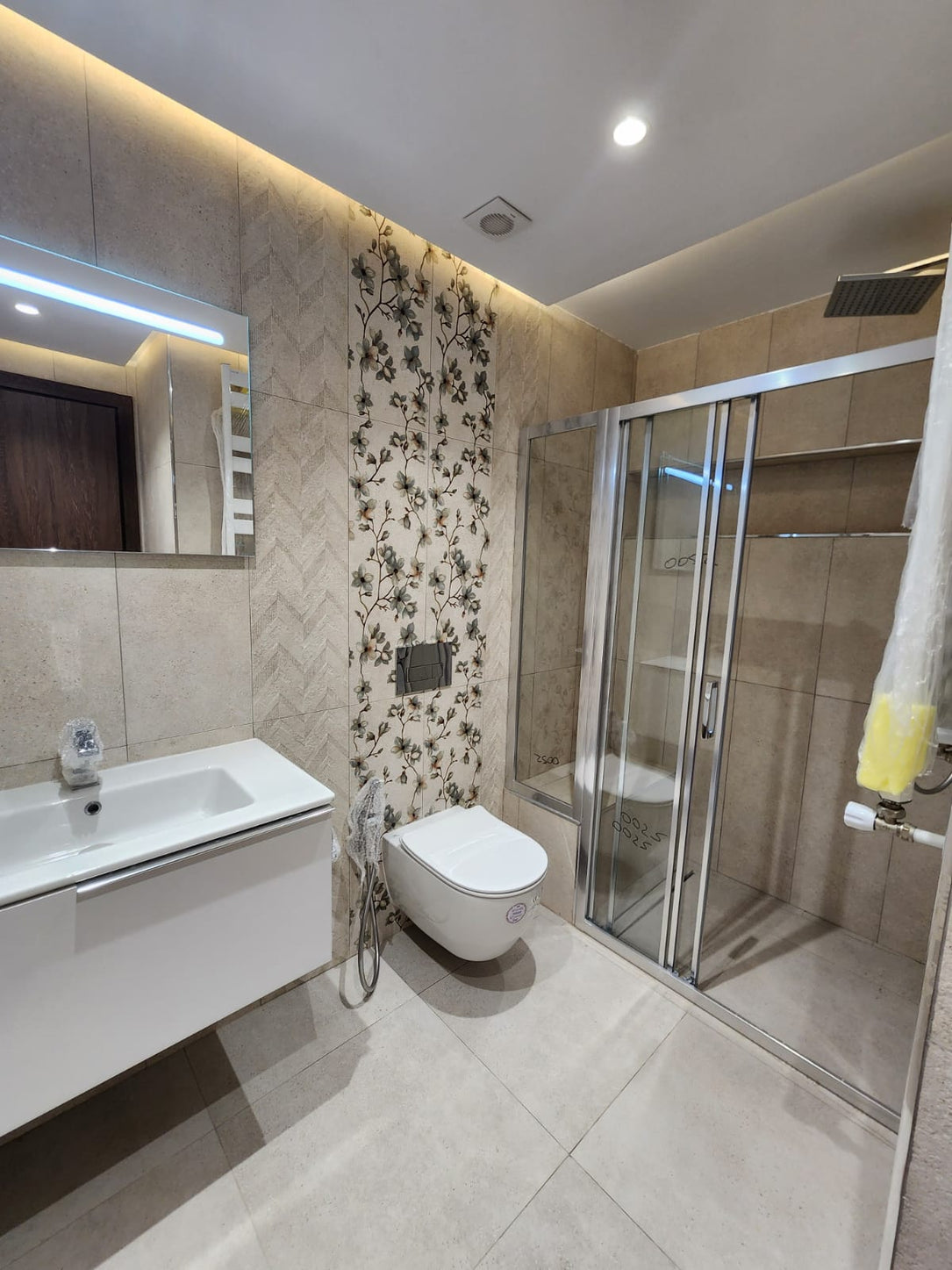 Villas d'exception avec piscine de trois niveaux en compound privé