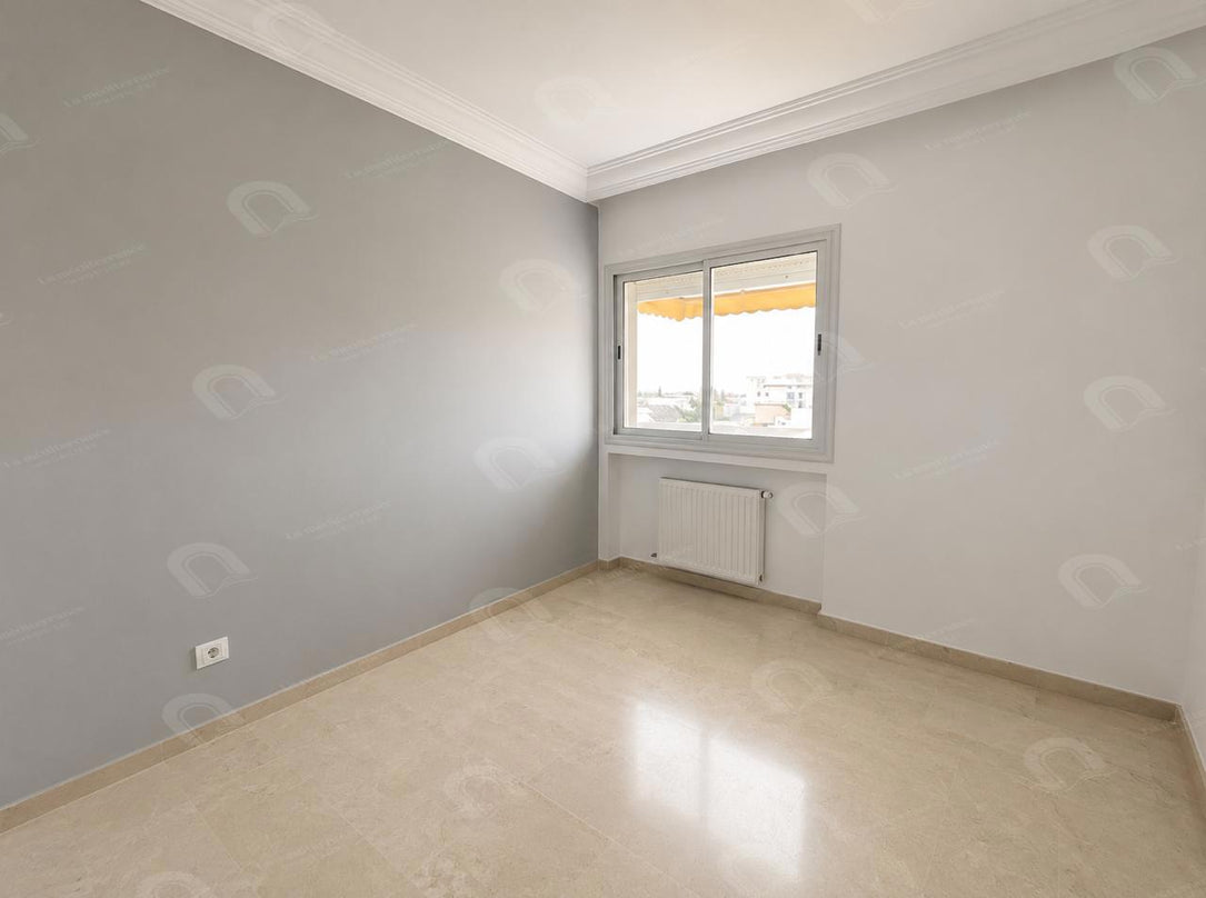 A louer appartement S+3 hst au bardo