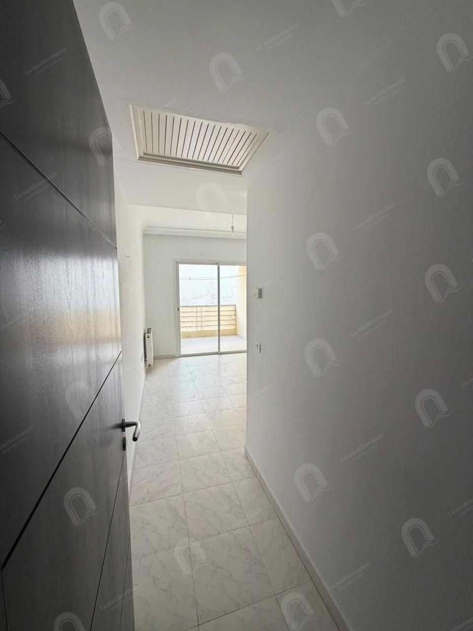 À louer  Appartement S+3 à Menzah 9C
