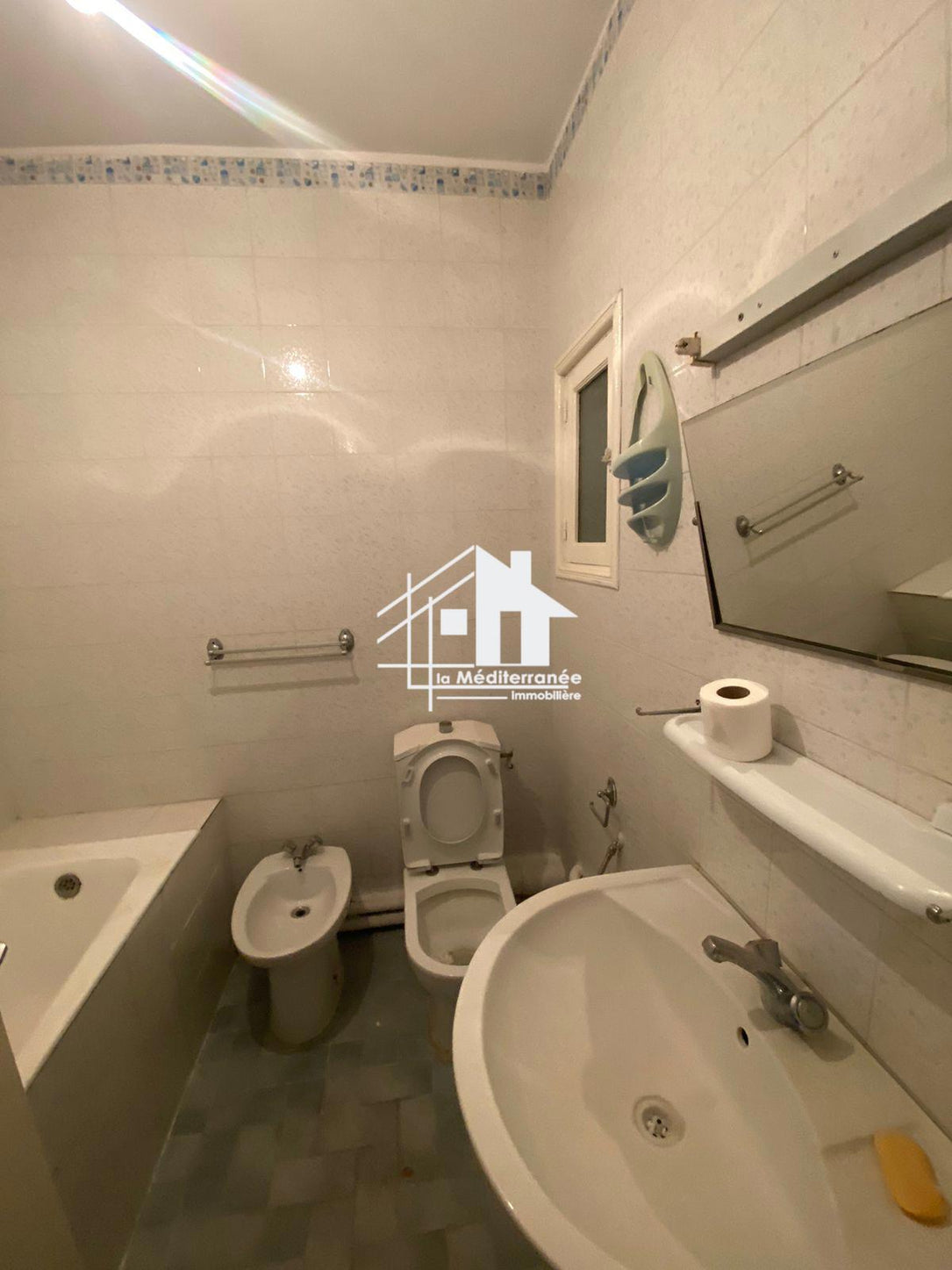 A louer un Bureau H+3 à Avenue habib Bourguiba